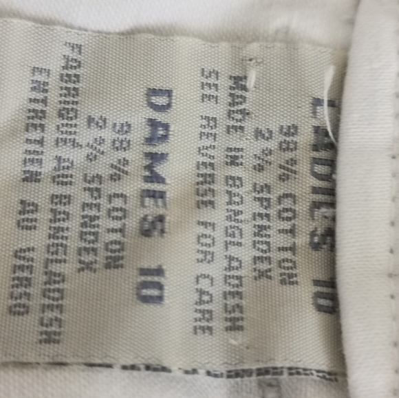 Classic white shorts - Picture 7 of 7